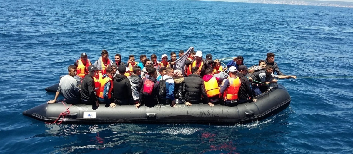 Inmigrantes rescatados en el Estrecho (archivo)