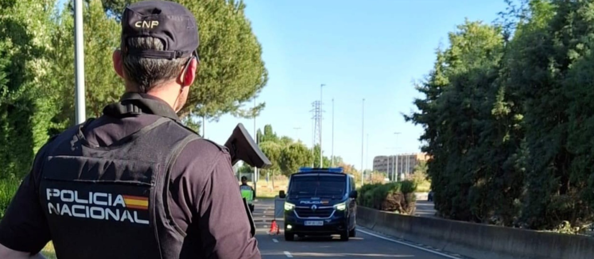 Un agente de la Policía Nacional de Valladolid, en una imagen de recurso
