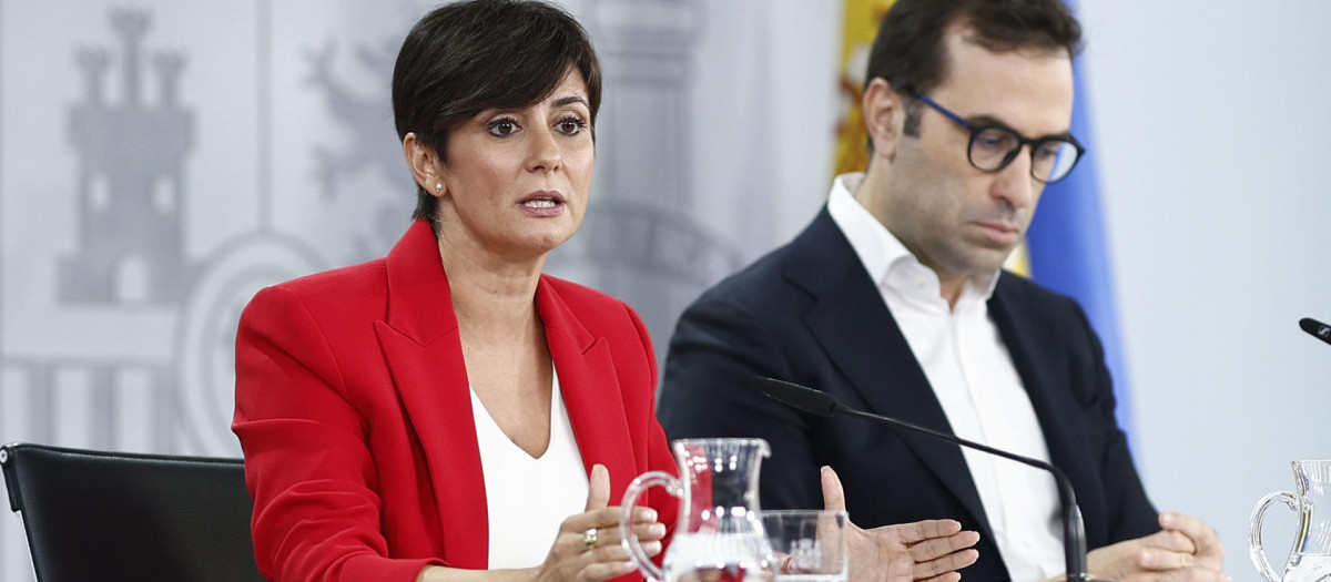 La ministra de Vivienda, Isabel Rodríguez, y el vicepresidente de Asuntos Económicos, Carlos Cuerpo