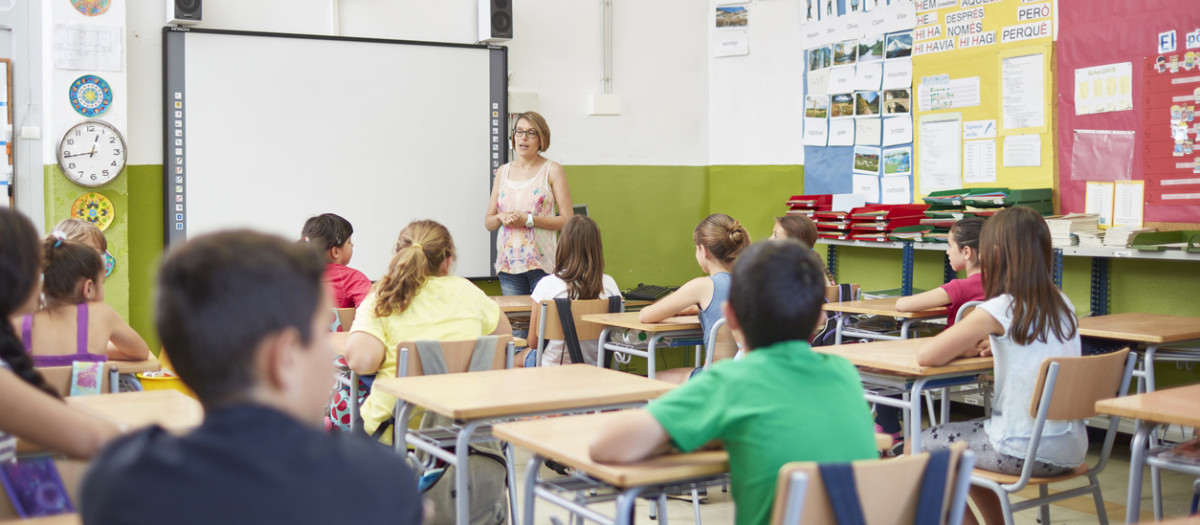 El verdadero problema del sistema educativo de España es pedagógico, no tecnológico, denuncia Gloria Gallego