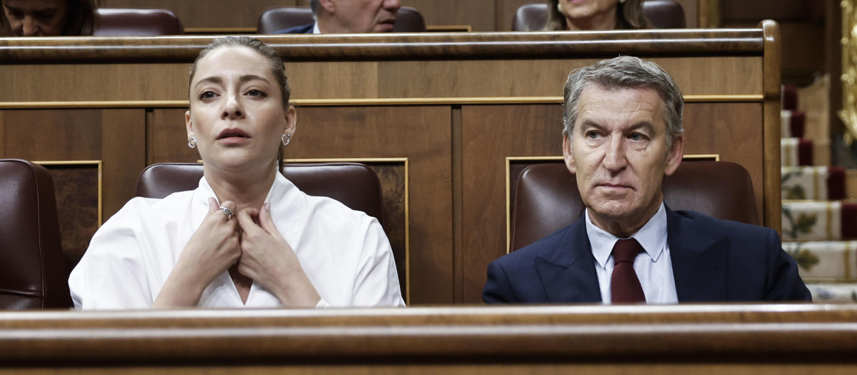 La portavoz popular en el Congreso, Ester Muñoz, junto al líder popular, Alberto Núñez Feijóo