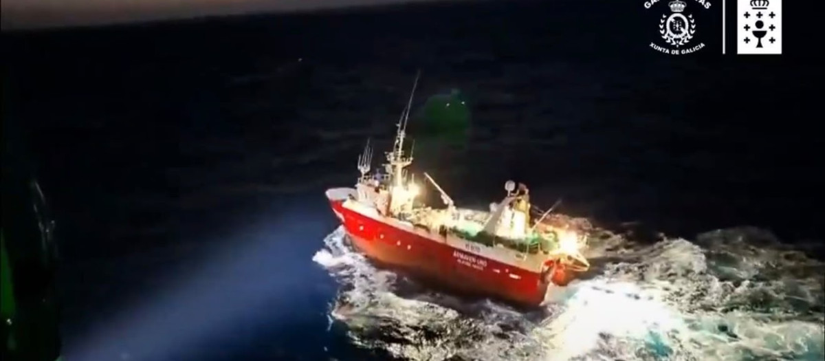 Rescatan a un marinero herido grave a 100 millas de Cabo Vilán tras tres horas y media de vuelo hasta Vigo

REMITIDA / HANDOUT por GARDACOSTAS
Fotografía remitida a medios de comunicación exclusivamente para ilustrar la noticia a la que hace referencia la imagen, y citando la procedencia de la imagen en la firma
30/9/2026