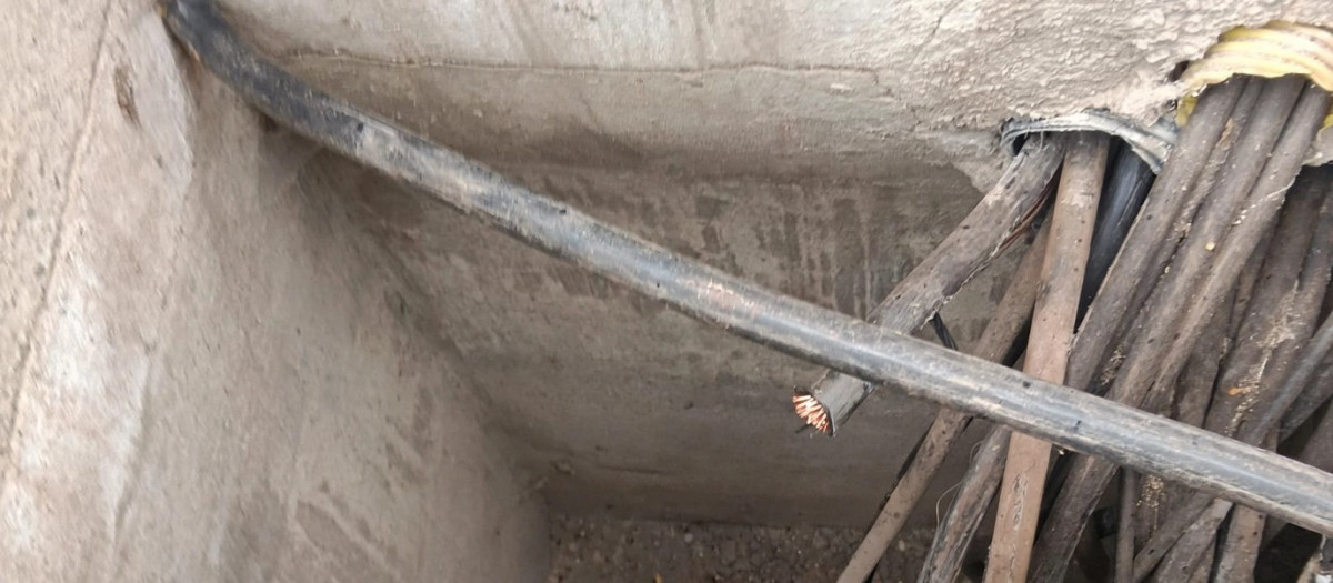 Una imagen de los desperfectos causados por el robo de cable en la Ciudad Deportiva