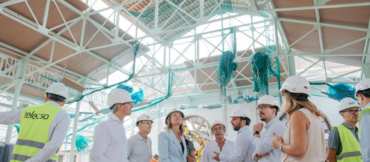 Visita del Gobierno municipal a las obras del mercado