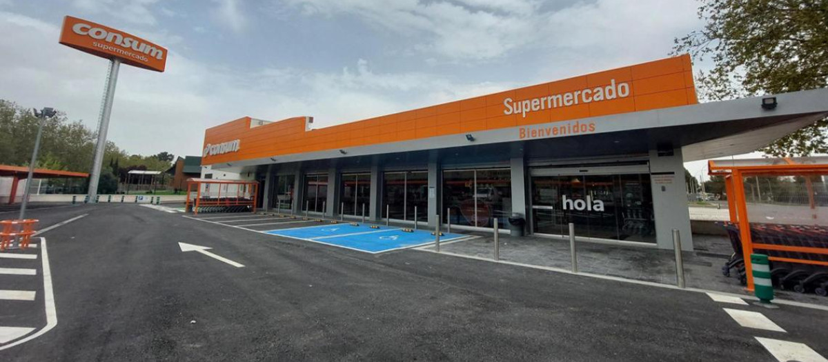 Imagen de un supermercado de Consum