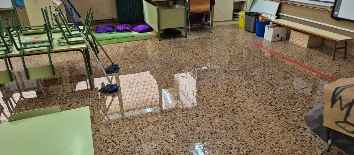 Imagen del aula vacía de un colegio de Valencia
