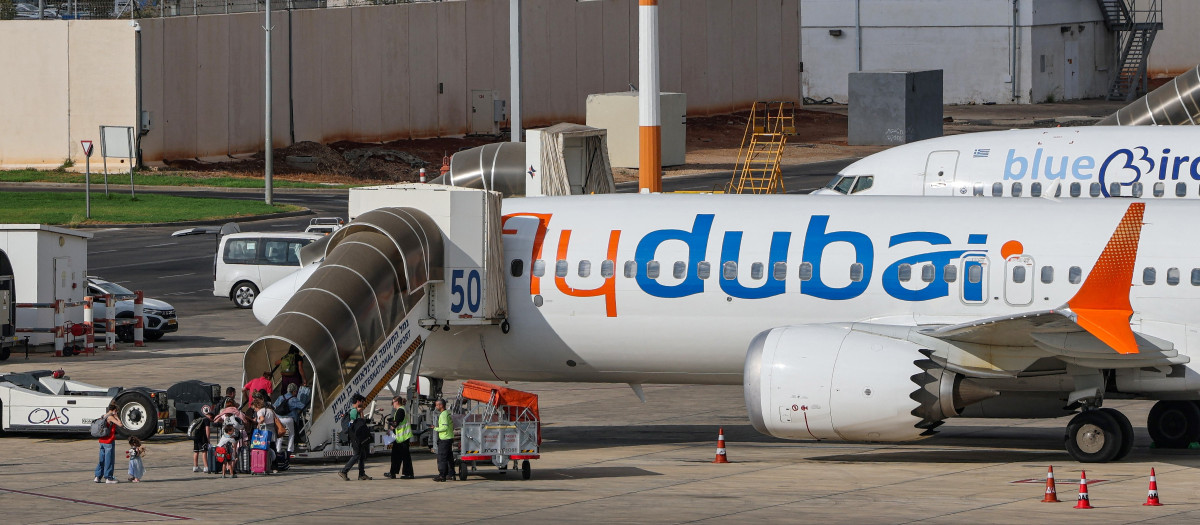 Los pasajeros del vuelo Flydubai que casi fue derribado toman otro avión hacia Israel