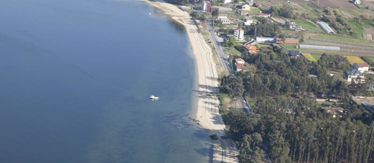 Playa de As Sinas, donde apareció el hombre