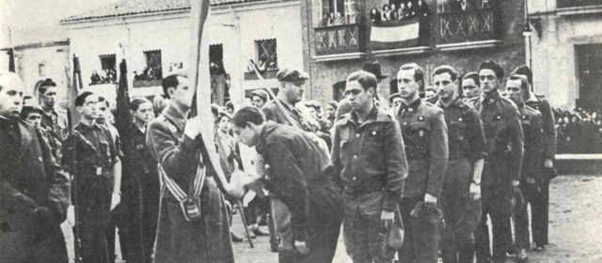 Los alféreces provisionales: los 30.000 jóvenes convertidos en oficiales durante la Guerra Civil