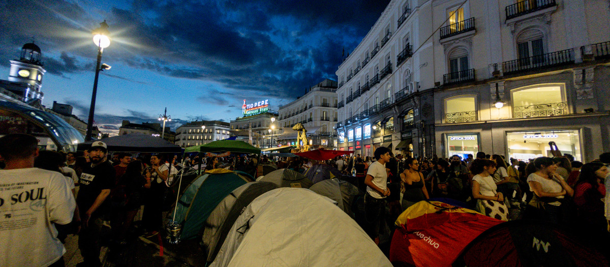 La acampada de Sol se sigue extendiendo