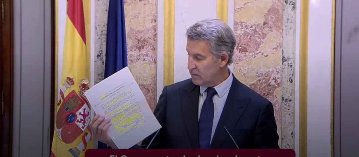 Feijóo durante la rueda de prensa en el Congreso de los Diputados tras tumbarse los dos decretos del Gobierno