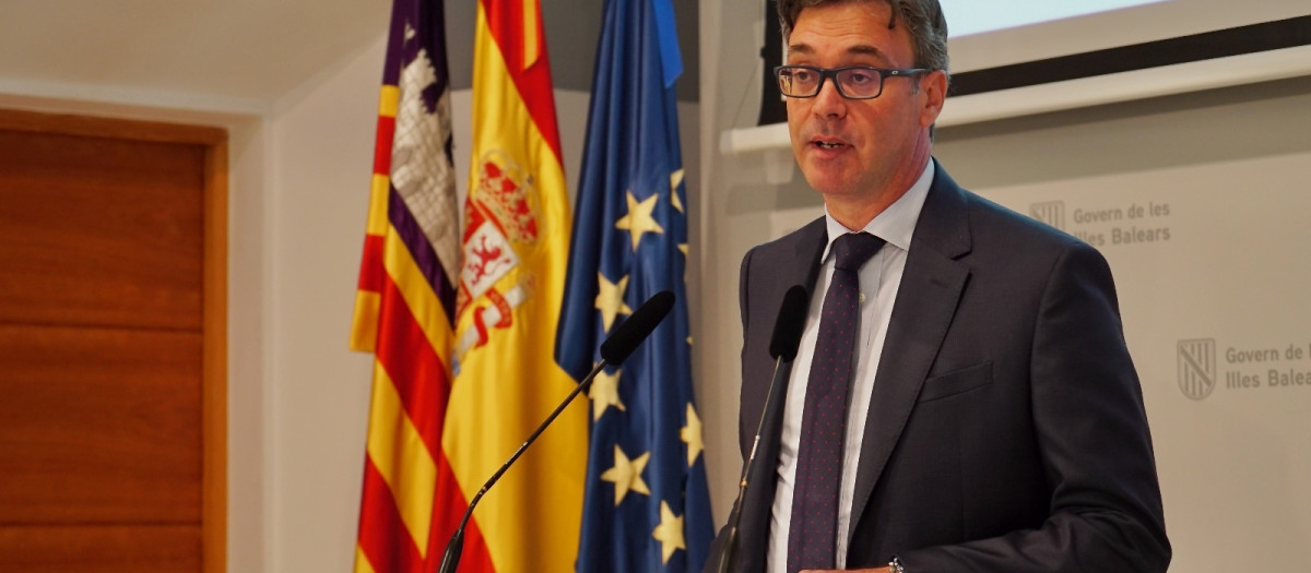 El portavoz del Govern, Antoni Costa, en la rueda de prensa posterior al Consell de Govern.