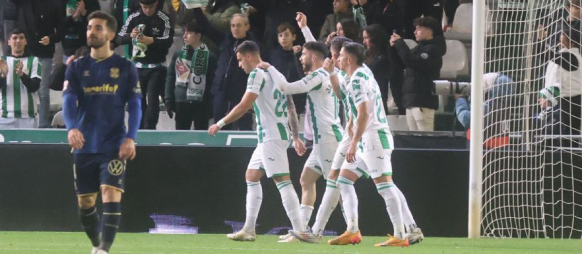 Una de las celebraciones de los goles del Córdoba al Tenerife en 2024