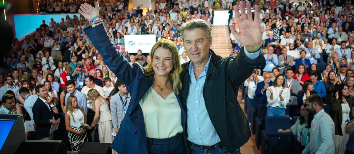 La presidenta del Govern, Marga Prohens, y el líder del PP, Alberto Núñez Feijóo