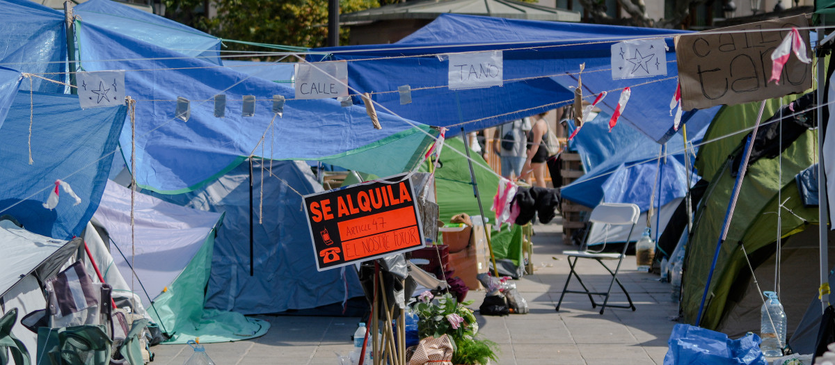 Imagen de la acampada de la Plaza del Ayuntamiento de Valencia