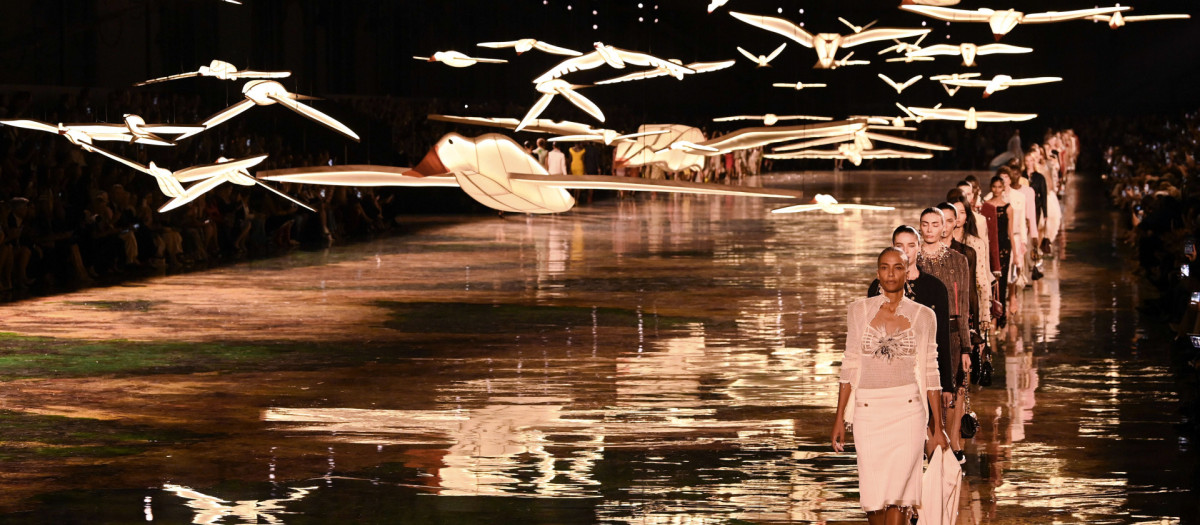 Imagen del desfile de Chanel de este lunes 5 de octubre