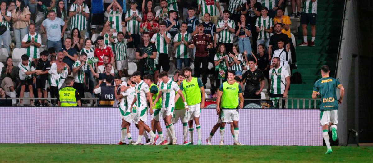 La celebración del tercer tanto cordobesista ante el Tenerife