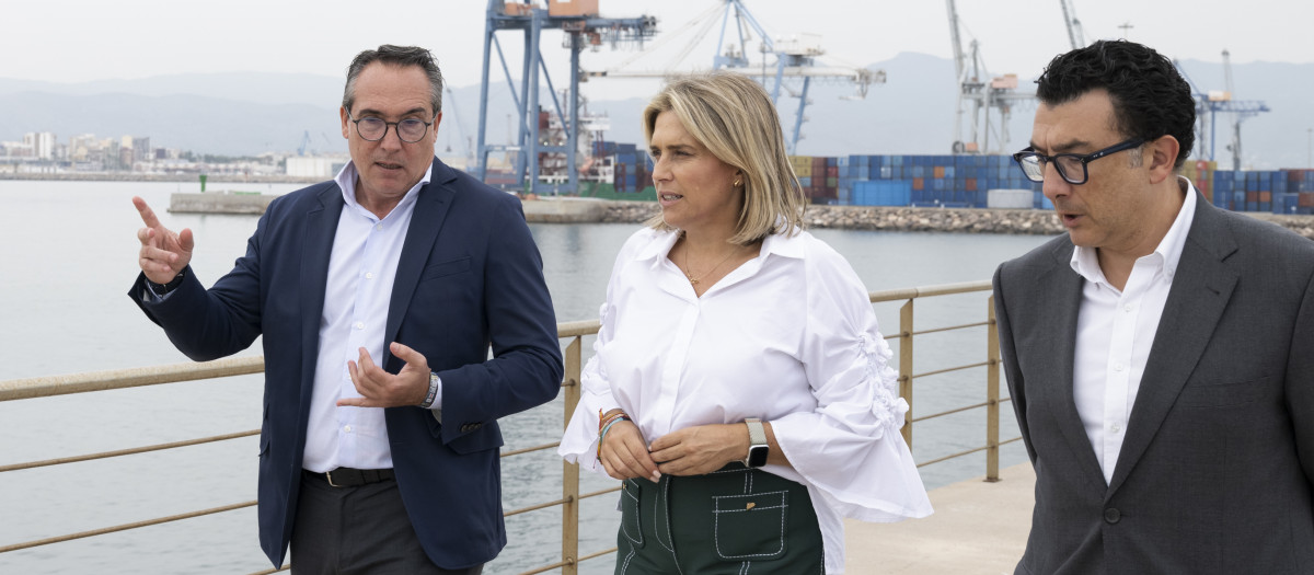 Marta Barrachina junto al presidente de la Autoridad Portuaria, Rubén Ibáñez