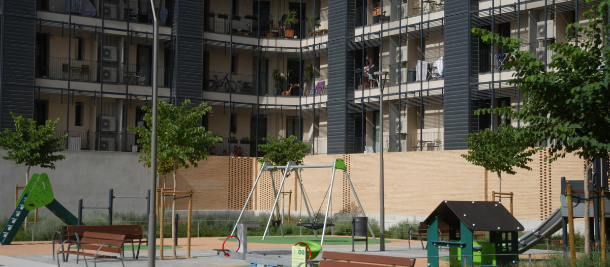 Promoción de vivienda pública de alquiler asequible 'Illa Sibèria', en Barcelona