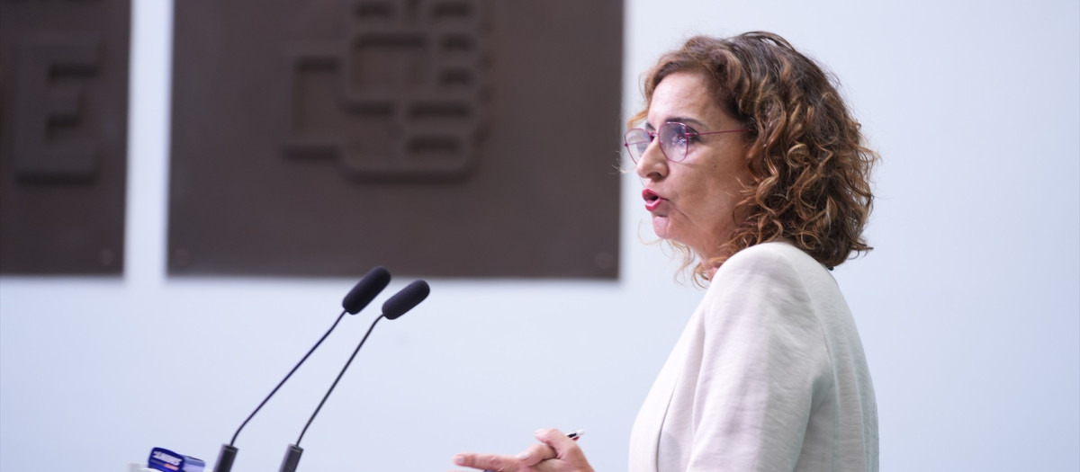 María Jesús Montero ayer durante la rueda de prensa en la sede regional del PSOE andaluz