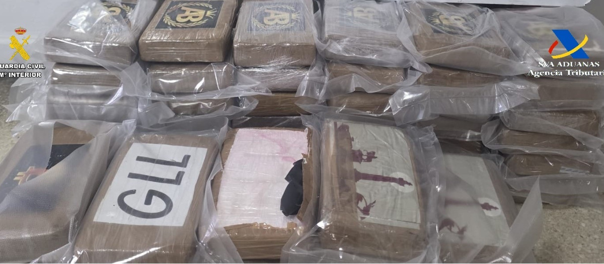 (Foto de ARCHIVO)
Paquetes de cocaína incautados en el Puerto de Algeciras, al detener a tres sospechosos.

REMITIDA / HANDOUT por GUARDIA CIVIL/VIGILANCIA ADUANERA
Fotografía remitida a medios de comunicación exclusivamente para ilustrar la noticia a la que hace referencia la imagen, y citando la procedencia de la imagen en la firma
10/9/2026