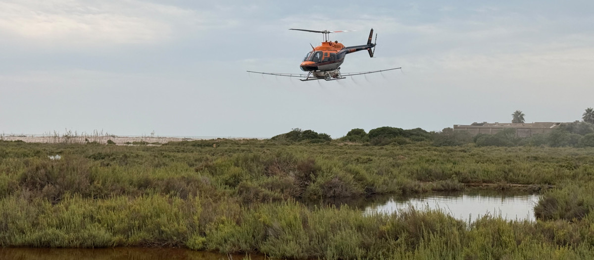 Imagen del tratamiento aéreo ante los mosquitos