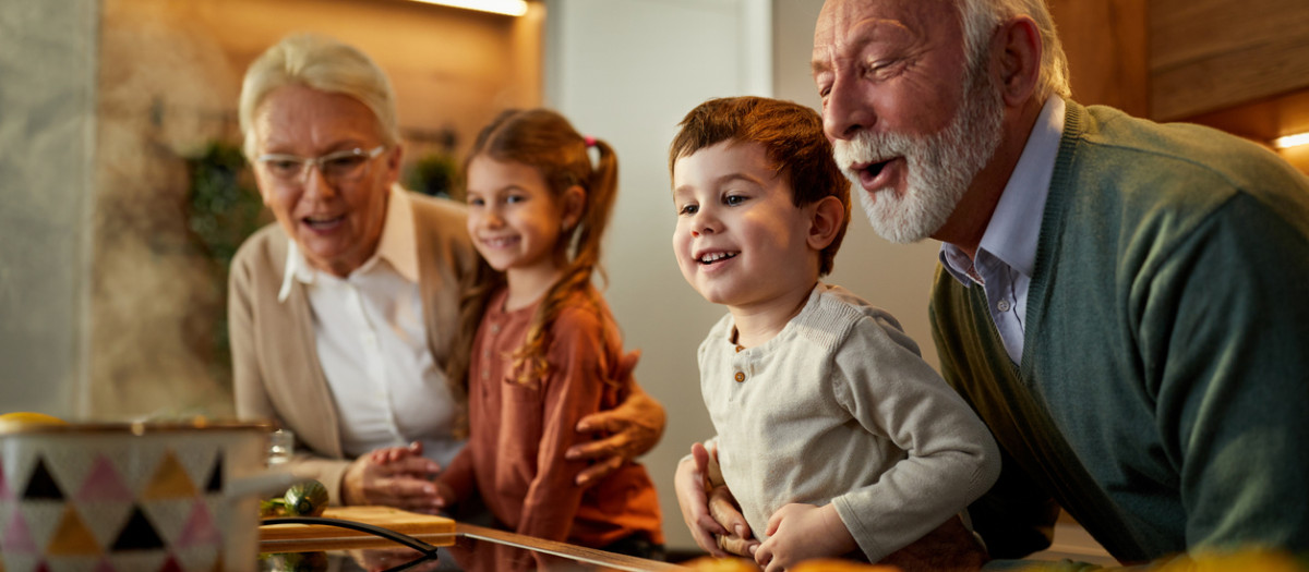 Los hogares intergeneracionales han pasado del 12 al 16% en España en cuatro años