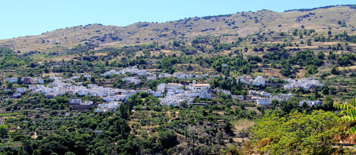 Alpujarra de la Sierra (Granada), uno de los pueblos con casas vacías
