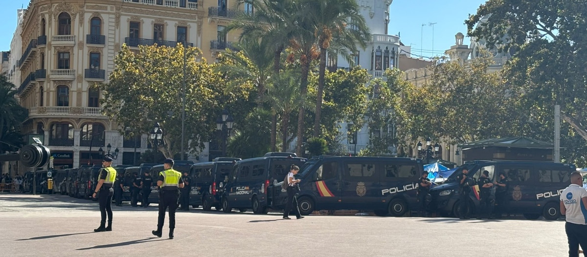 Imagen tomada este viernes de la plaza del Ayuntamiento de Valencia