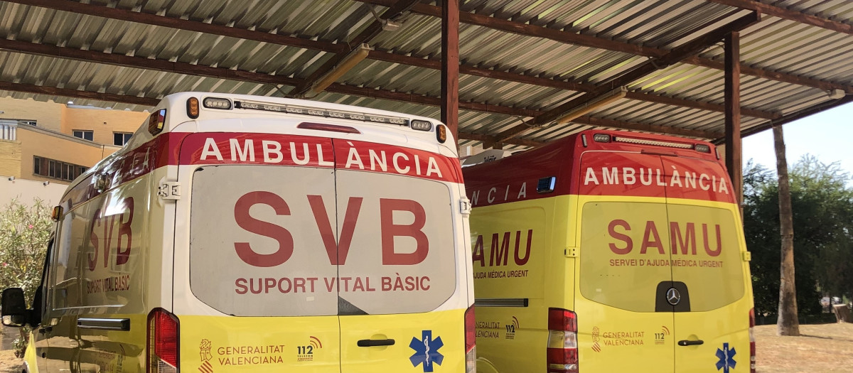 Imagen de archivo de unas ambulancias