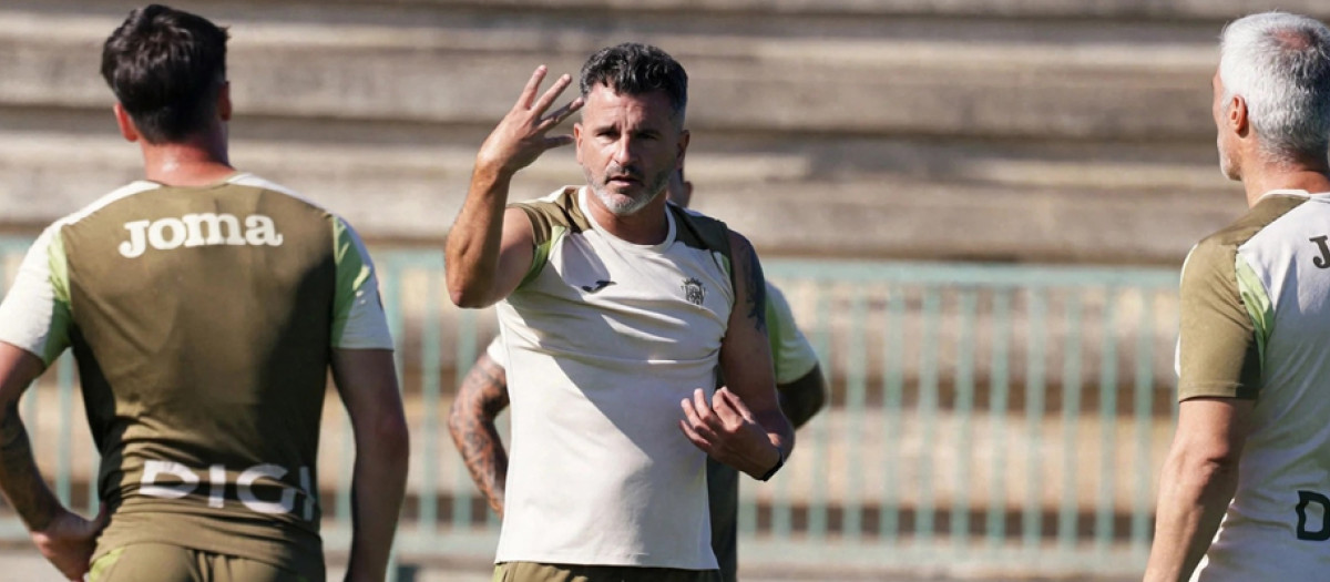 Iván Ania en un entrenamiento en la Ciudad Deportiva