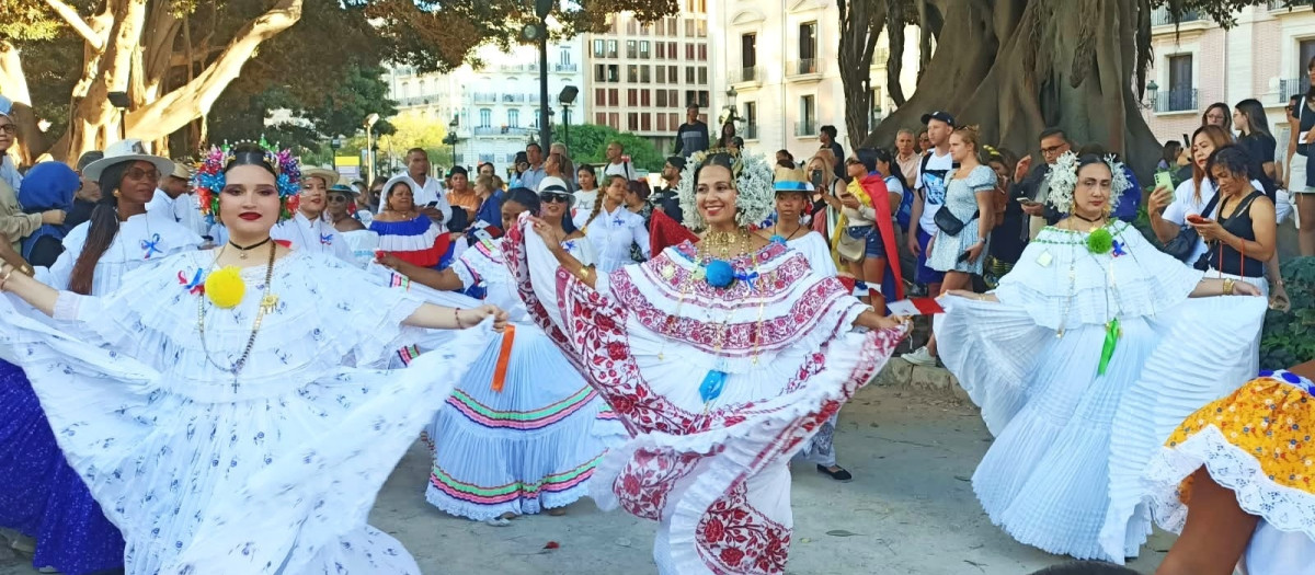 Imagen del desfile del Día de la Hispanidad en Valencia