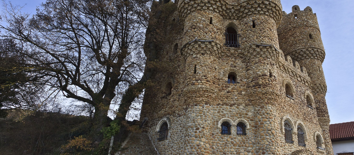Castillo de las Cuevas, en Cebolleros (Burgos)