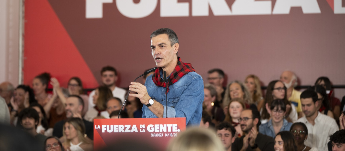 El secretario general del PSOE y presidente del Gobierno, Pedro Sánchez, en un acto de precampaña en Aragón