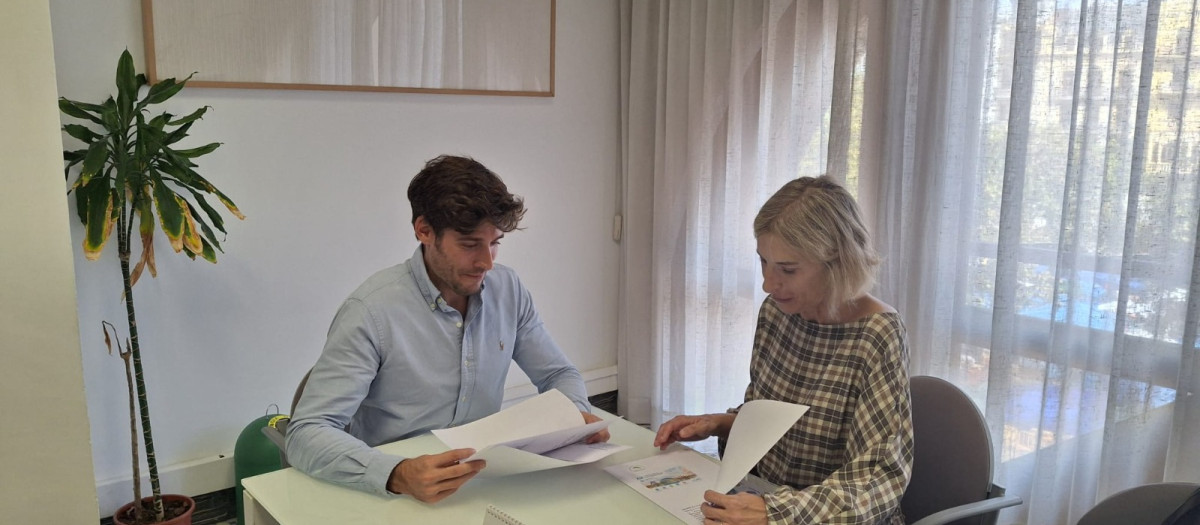 Reunión entre la presidenta de la Asociación de Enfermería Dermatológica y el Ayuntamiento de Valencia
