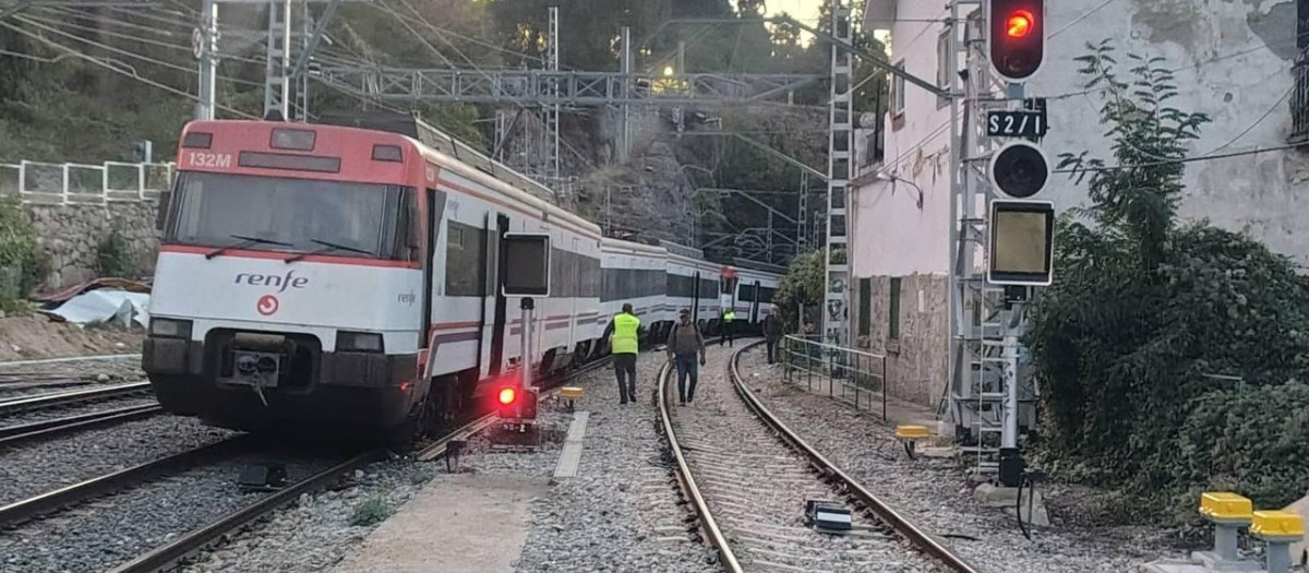 Cortada la circulación en la C-8b de Cercanías entre Los Molinos y Cercedilla por la salida de vía de un tren