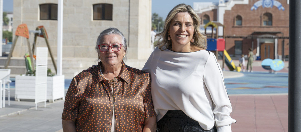 Marta Barrachina con Mª Dolores Guillamón