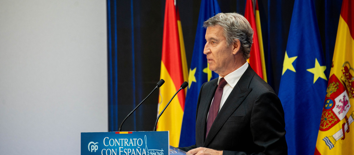El presidente del PP, Alberto Núñez Feijóo, presenta su “Contrato con España”, en Espacio Larra, a 19 de octubre de 2026, en Madrid