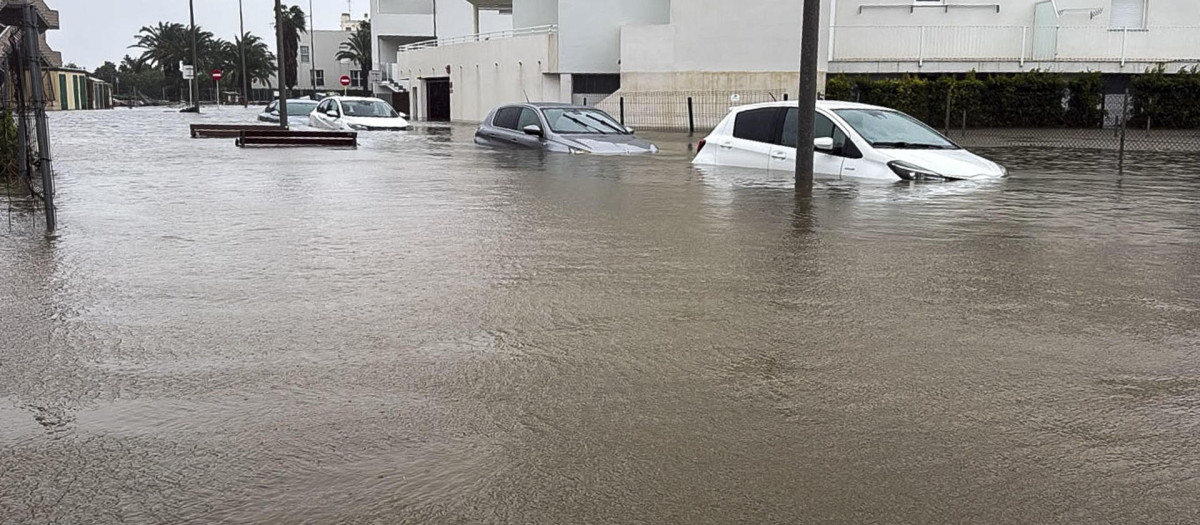 Imagen tomada este lunes de los efectos de la dana Adam en Oliva, Valencia