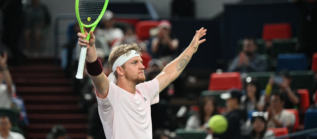 Alejandro Davidovich celebra su triunfo en el Masters 1000 de Shanghái