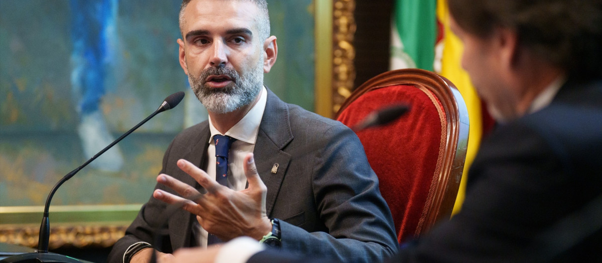El consejero de Agricultura, Pesca, Agua y Desarrollo Rural de la Junta de Andalucía, El consejero de Agricultura, Pesca, Agua y Desarrollo Rural, Ramón Fernández-Pacheco