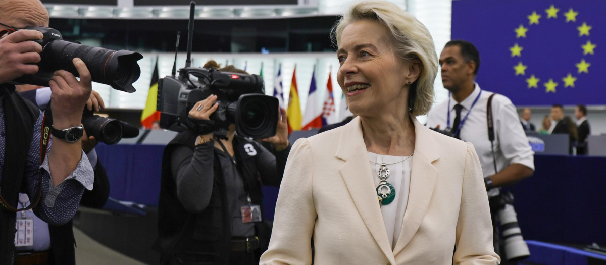 La presidenta de la Comisión Europea, este miércoles, a su llegada al pleno de la Eurocámara en Estrasburgo