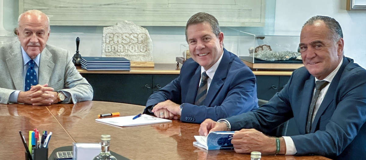 El presidente de Castilla-La Mancha, Emiliano García-Page, visita en la localidad italiana de Spresiano, la sede de Fassa Bortolo (Grupo Fassa), fabricante italiano de materiales de construcción, y mantiene una reunión de trabajo con sus responsables