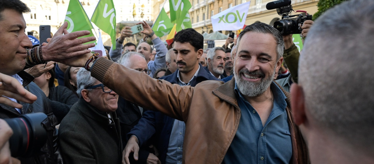 El presidente de Vox, Santiago Abascal, durante un acto en la Plaza de María Pita