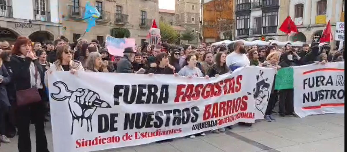 Protesta contra Abascal en Avilés