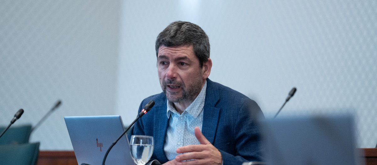 El diputado de Junts Joan Canadell durante la comisión de investigación sobre el espionaje con Pegasus