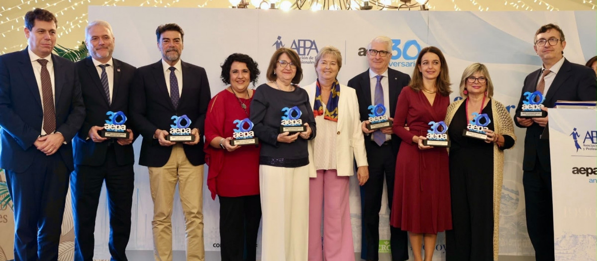 Recibimiento de la distinción de la Asociación de Empresarias, Profesionales y Directivas de la Provincia de Alicante (AEPA)