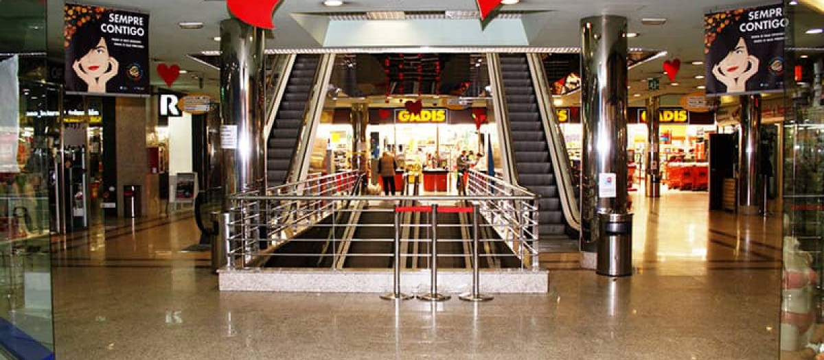 Cuatro años de cárcel para un narcotraficante por blanqueo de capitales tras comprar un centro comercial en Nigrán con dinero de la droga