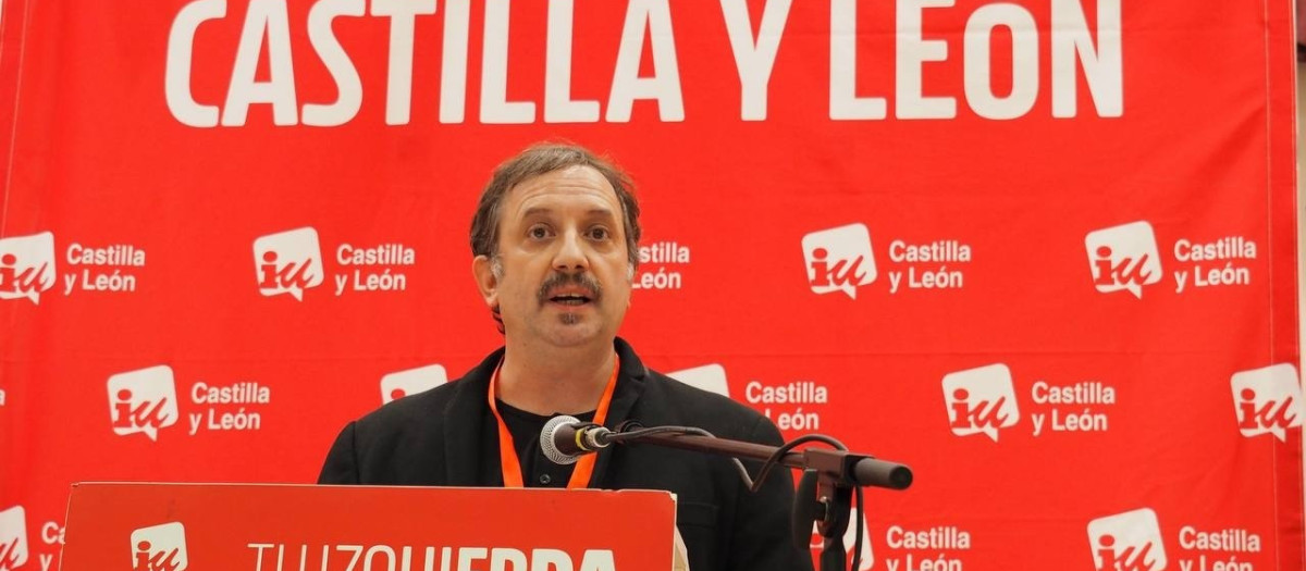 Carlos Serrano, coordinador de IU Castilla y León, durante la XIII asamblea de la formación 
,