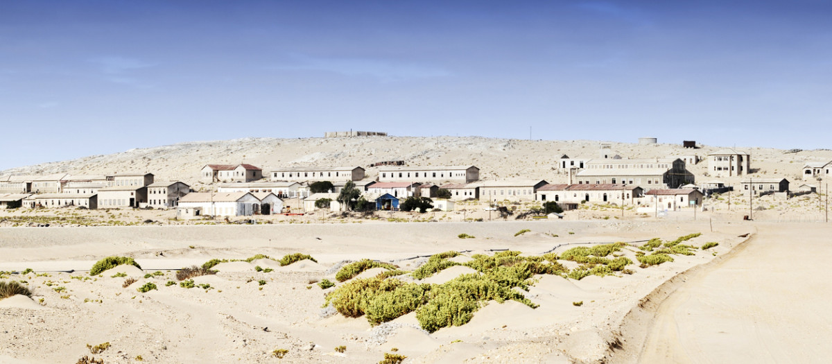 Ciudad fantasma de Kolmanskop cerca de Luderitz en el desierto de Namib